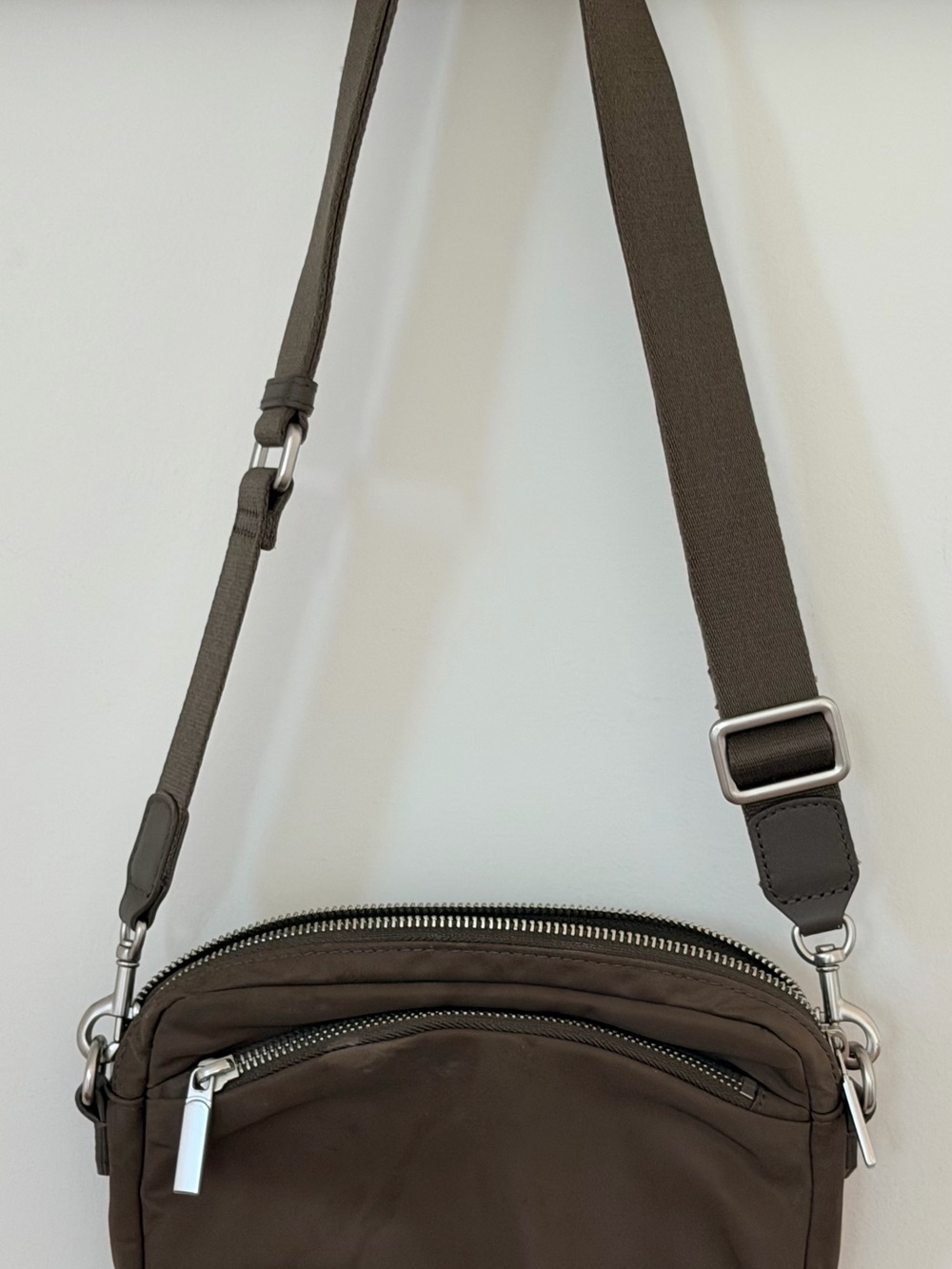 Quince Revive Nylon Mini Crossbody Bag – Ash Gray - Picture 4 of 4